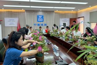 埃迪-豪谈纽卡总监可能被曼联挖角：担心机密信息泄露也是正常的